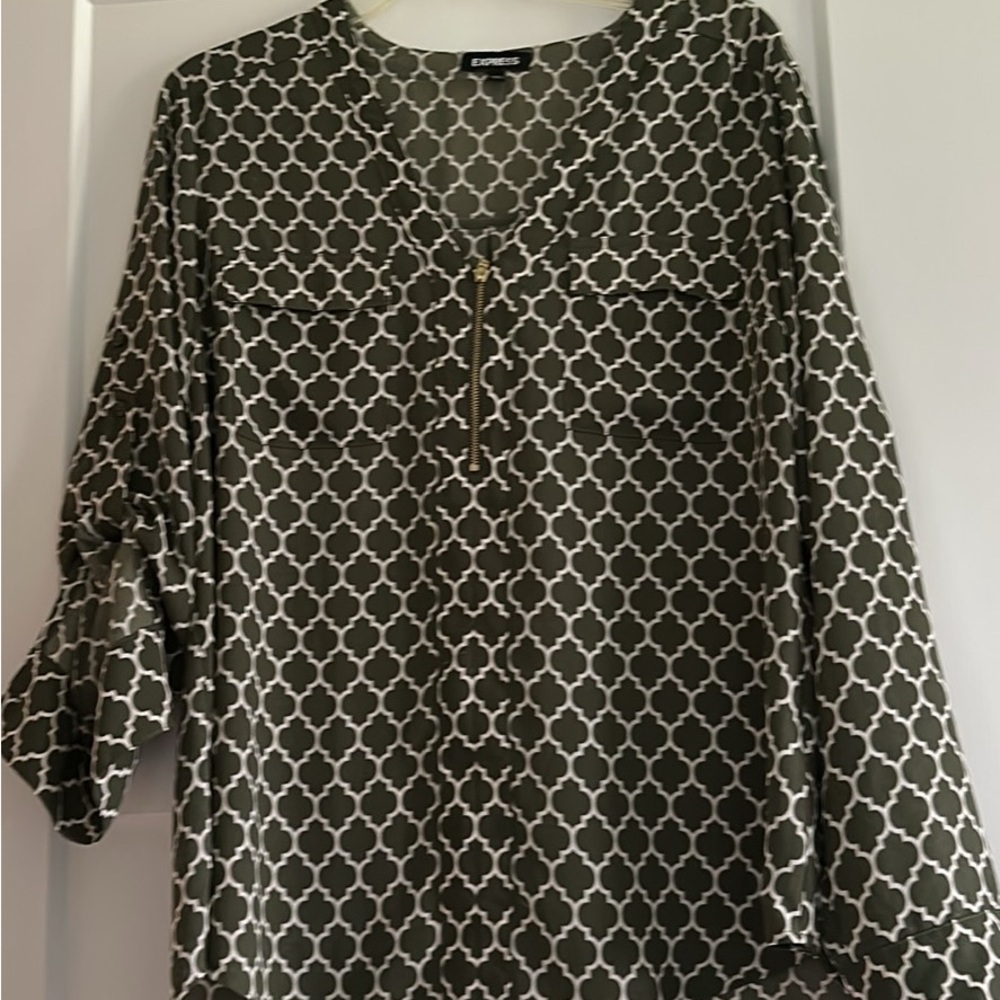 Express Olive & White Geometric Zip-Pocket Portofino